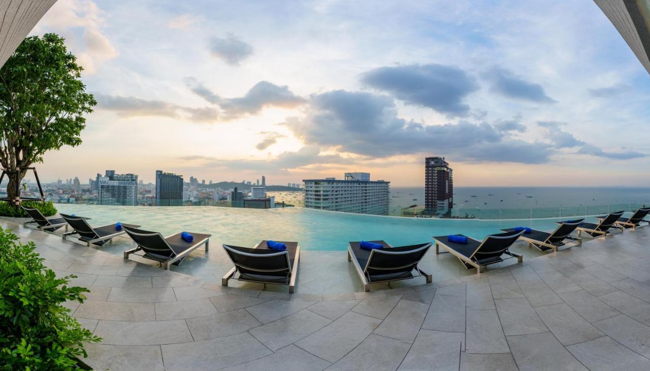 Somerset Патая Екстериор снимка The rooftop pool at the U Sathorn
